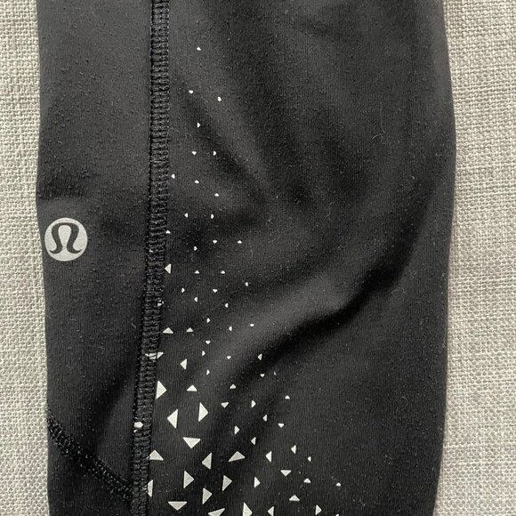 Lululemon Black Geometric Printed Leggings Zippered Pockets Women's Size 6 - Picture 5 of 8